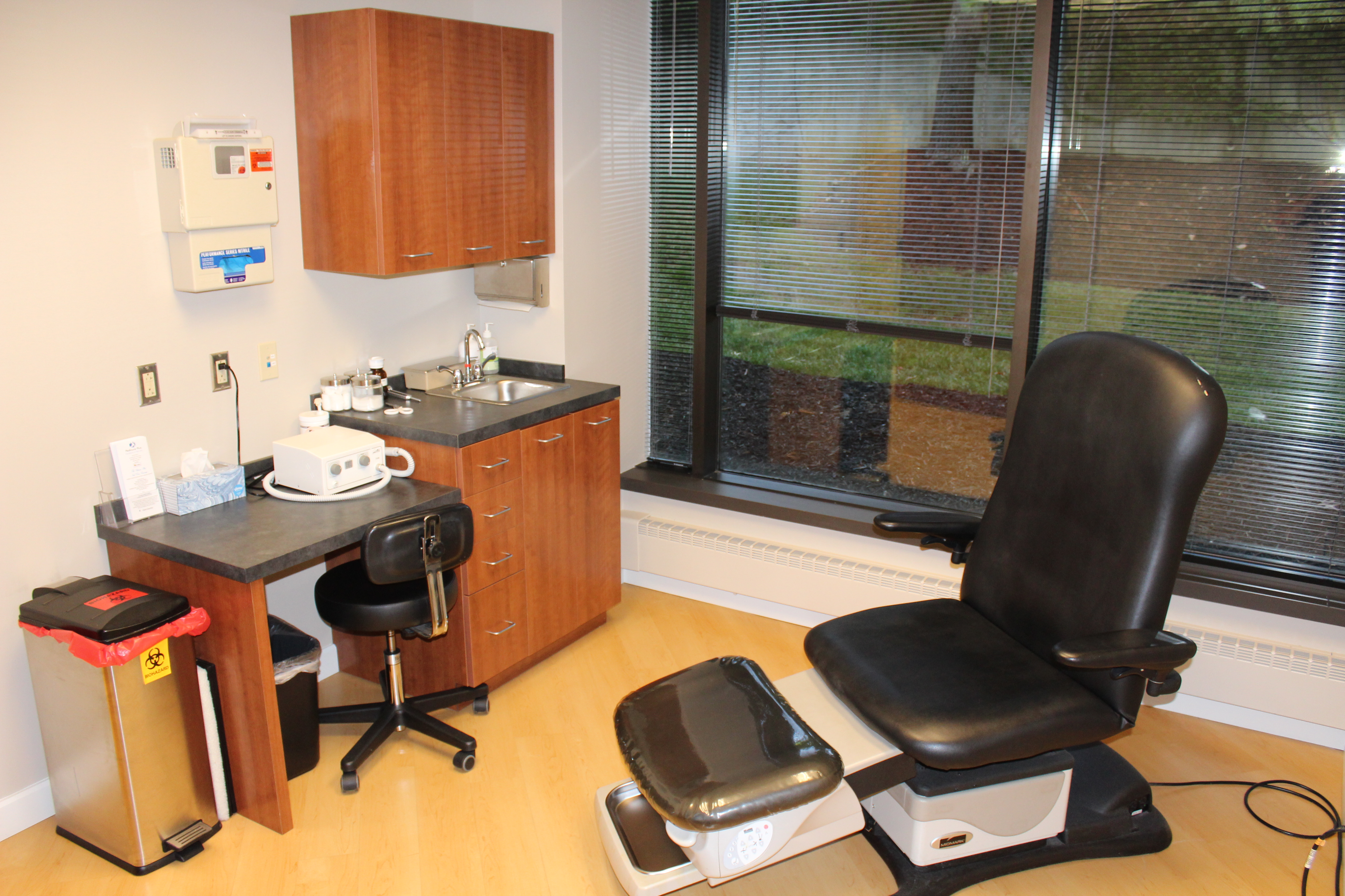 Exam Room with ADA accessible chair 